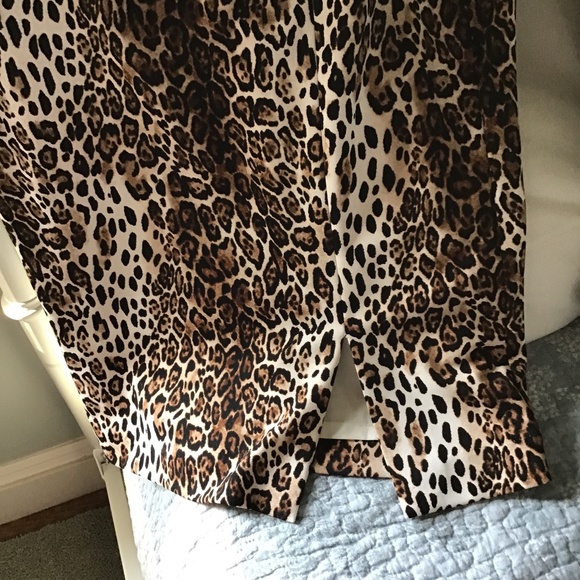 WHBM size 2 animal print pencil skirt in cream bla - Picture 3 of 7